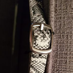 White House Black Market Reversible belt size L